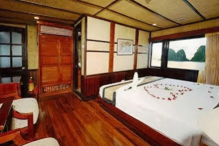Room 2 of 9