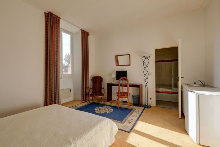 Room 10 of 11