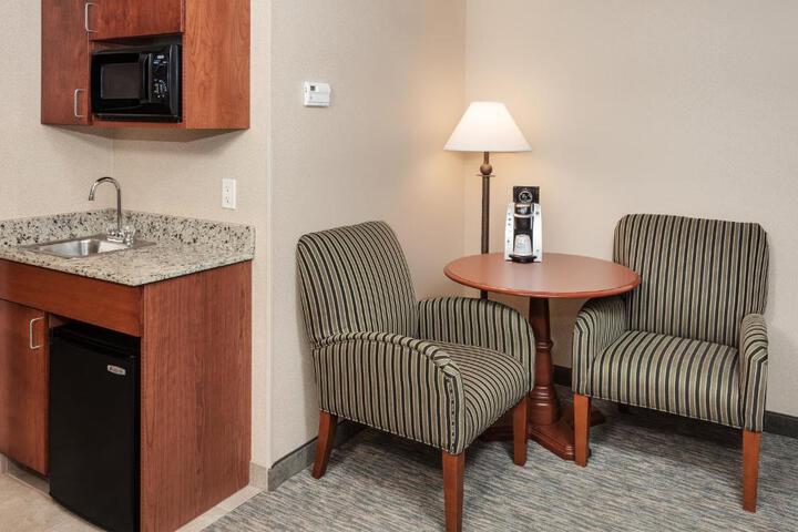 1 King Standard Communications Mobility Accessible (15 of 22)