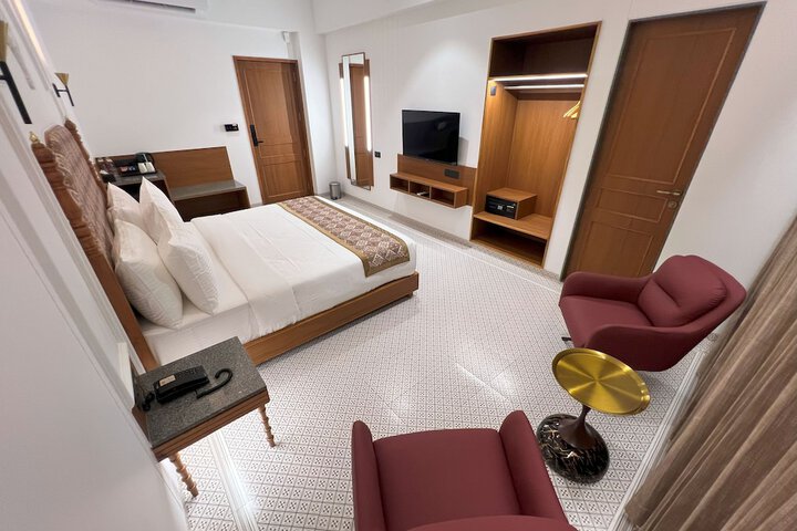 Room 4 of 70