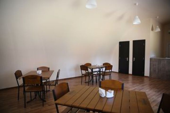 Lounge 16 of 25