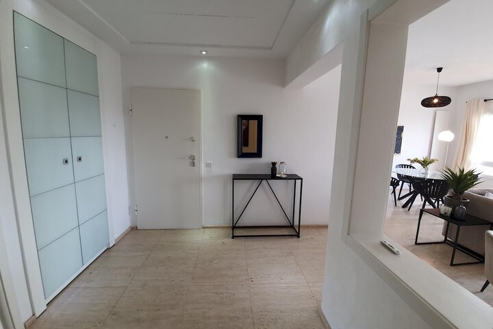 Room 5 of 27