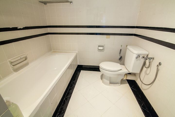 Room 437 of 650