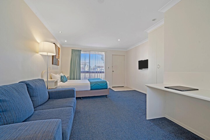 Room 36 of 90