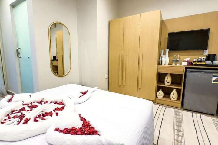 Room 7 of 27