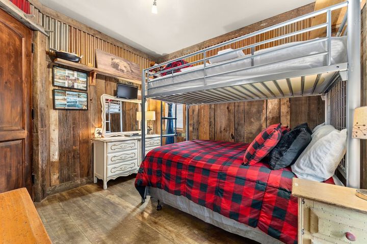 Room 3 of 45