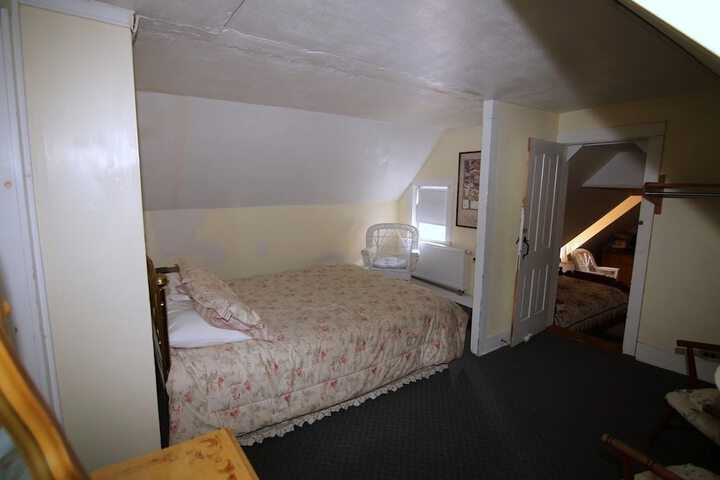 Room 57 of 165