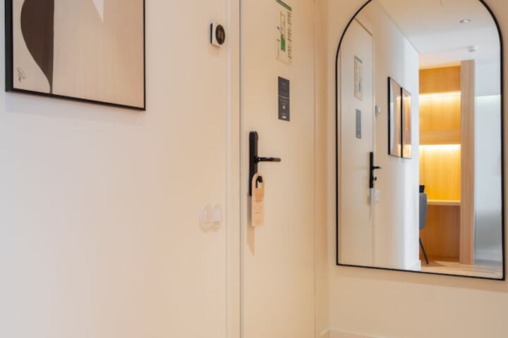 Room 27 of 72