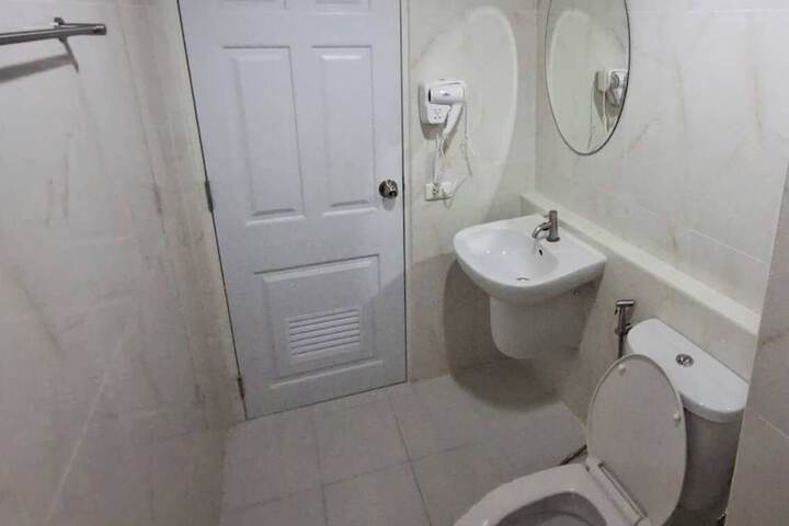 Room 54 of 76