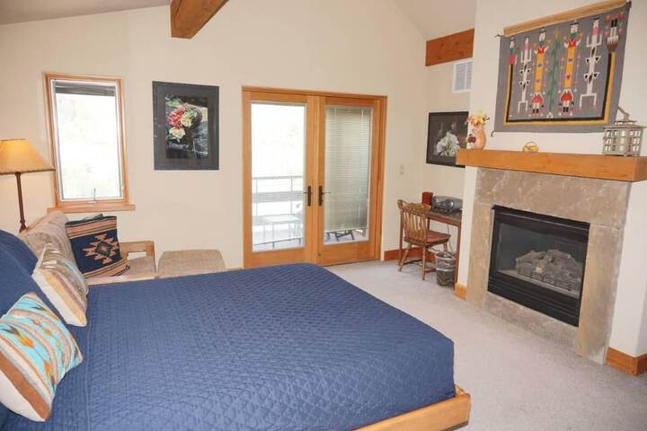 Room 4 of 23
