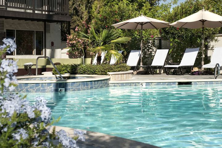 Pool 9 of 30