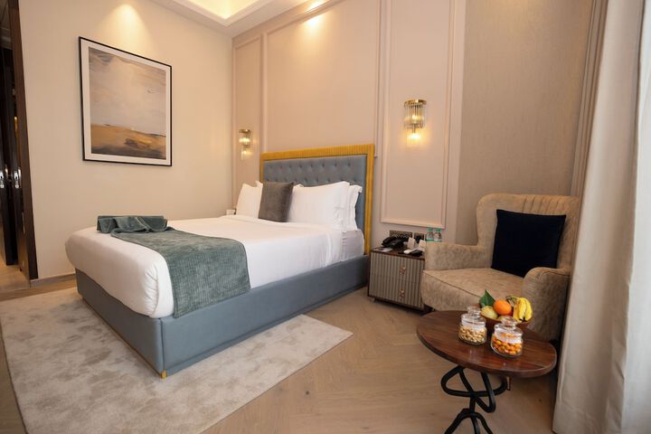Room 10 of 51