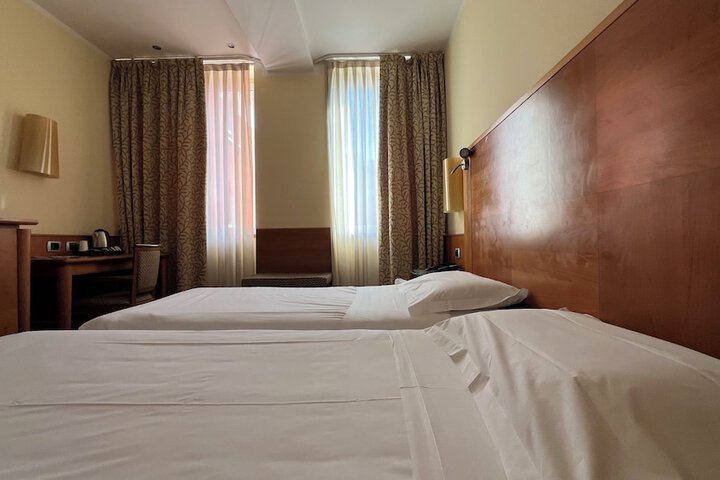Room 97 of 233