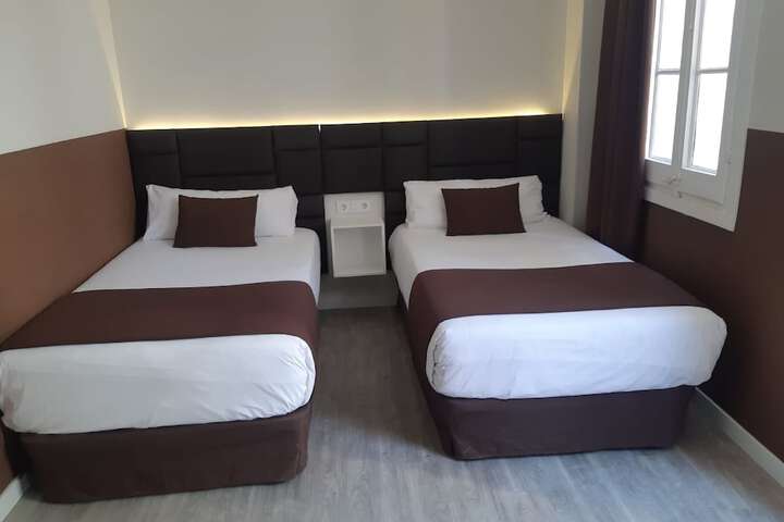 Room 5 of 34