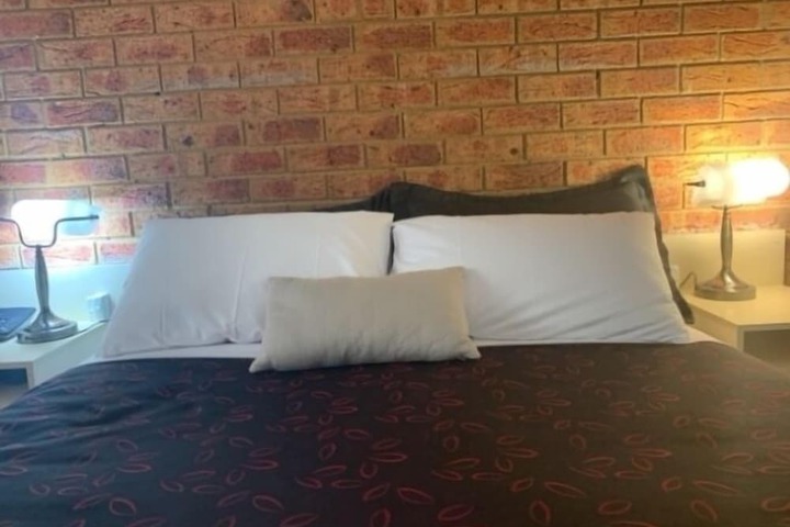 Room 8 of 21
