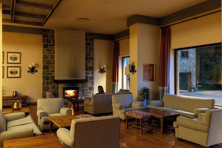 Entrance & Lobby