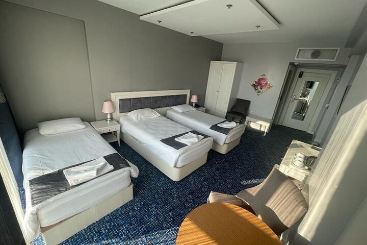 Room 13 of 26