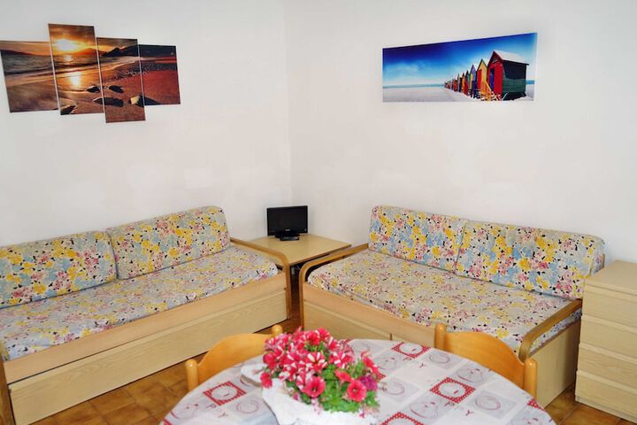 Room 18 of 85