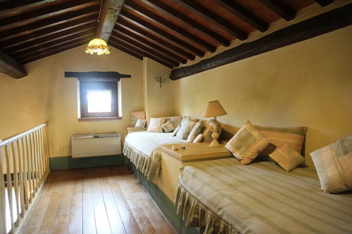 Room 6 of 36