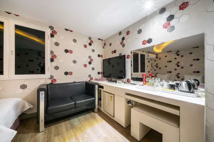 Room 21 of 47