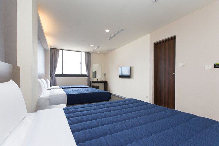 Room 6 of 40