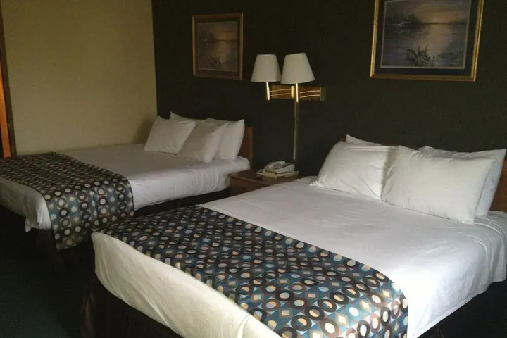 Room 4 of 11