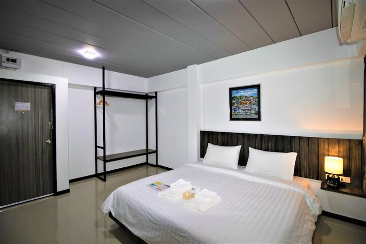 The 168 Gallery Residence