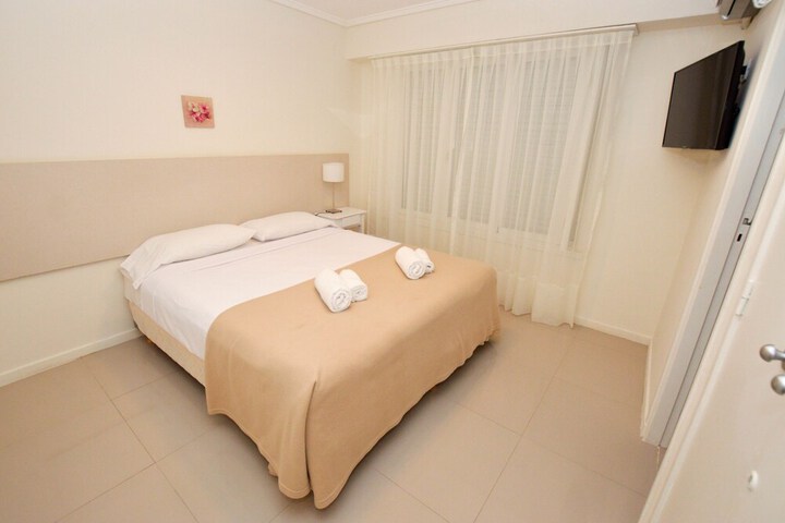 Room 8 of 34