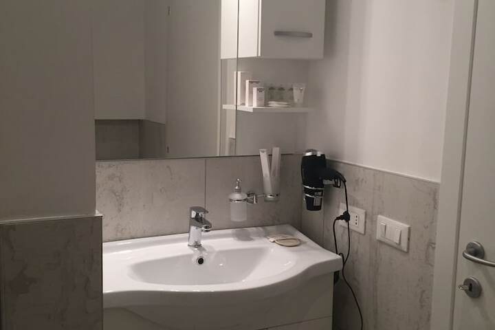 Room 15 of 21