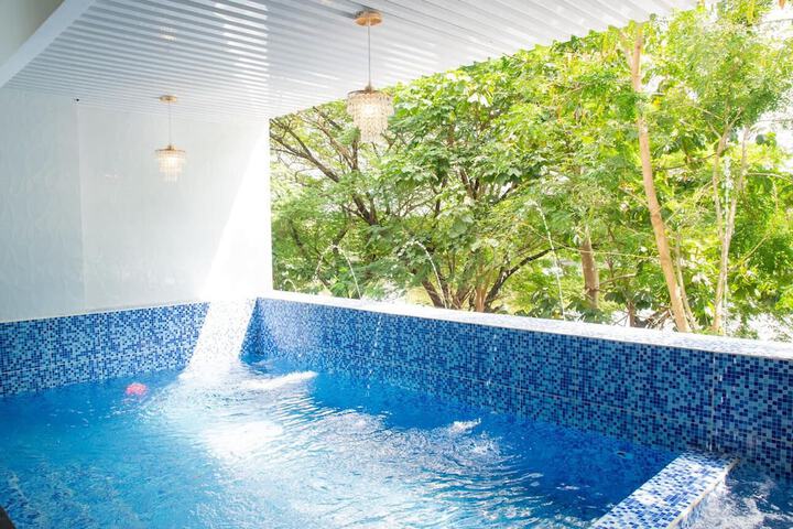 Pool 25 of 48