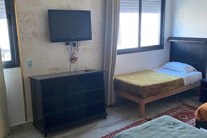 Room 8 of 19