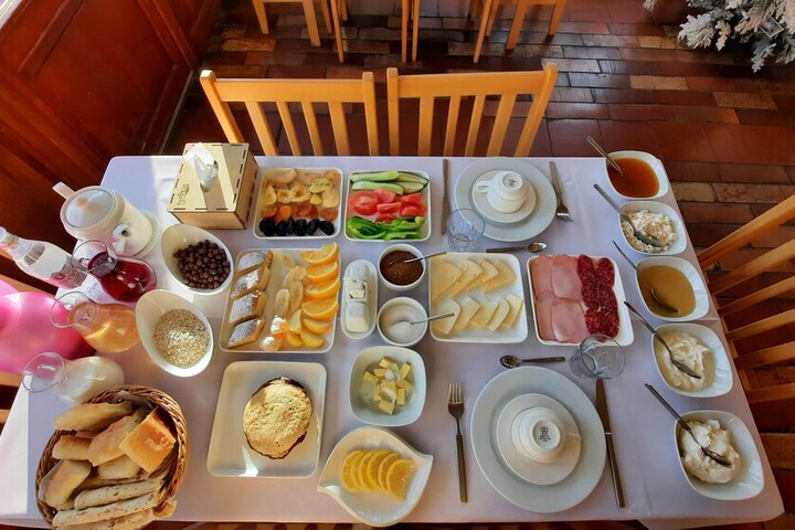 Dining 44 of 78
