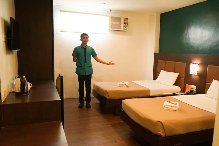 Room 5 of 42