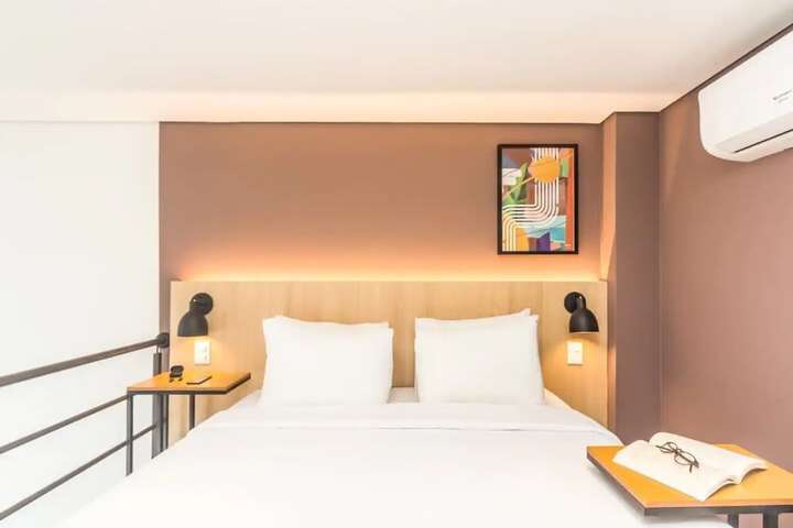 Room 20 of 156
