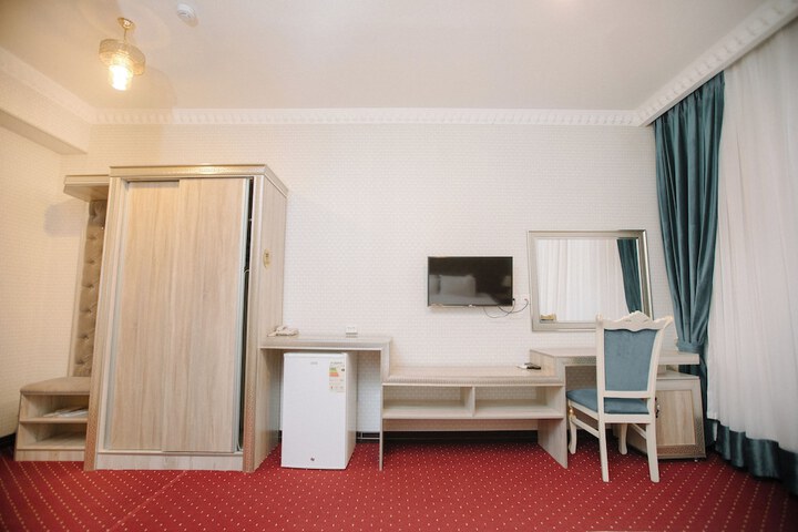 Room 17 of 63