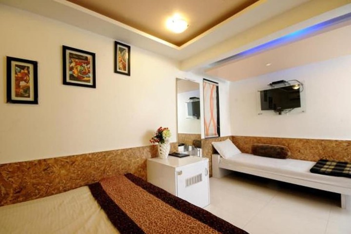 Room 20 of 49