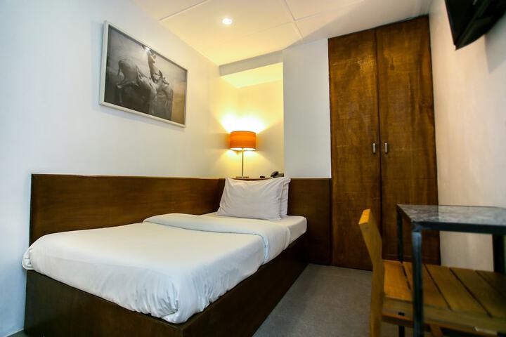 Room 21 of 52