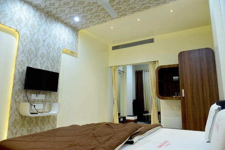 Room 5 of 43