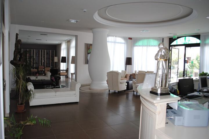 Hotel Interior 6 of 85