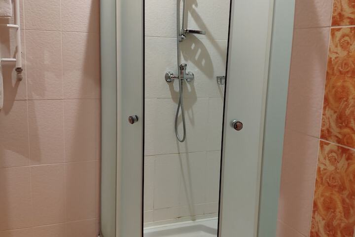 Room 9 of 29