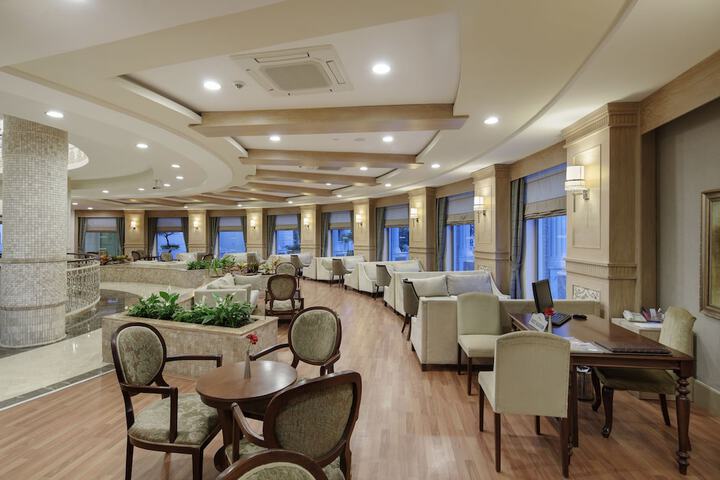 Entrance & Lobby