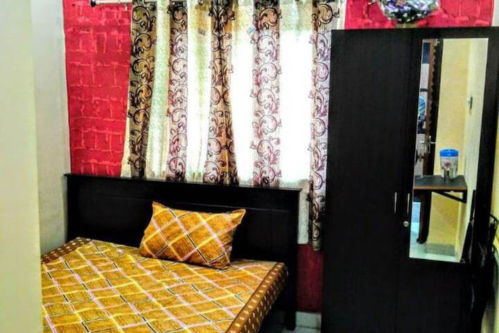 Room 6 of 15