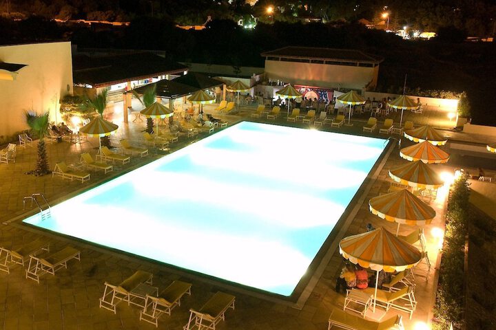 Hotel Pool