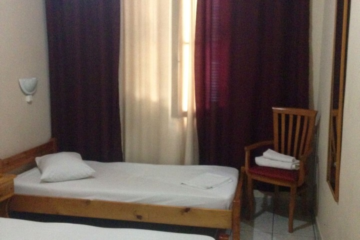 Room 9 of 15