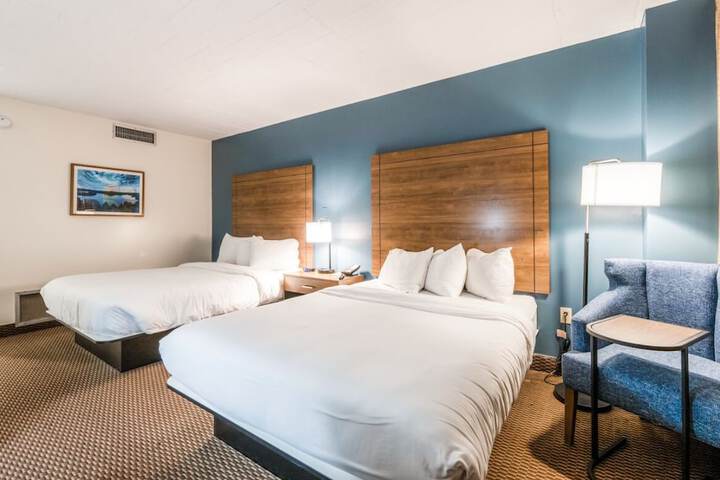2 Queen Beds (3 of 5)