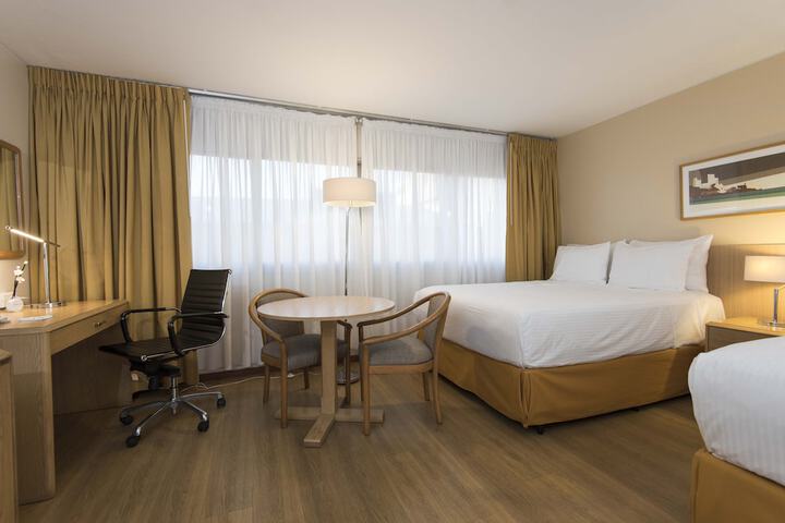 Room 8 of 124