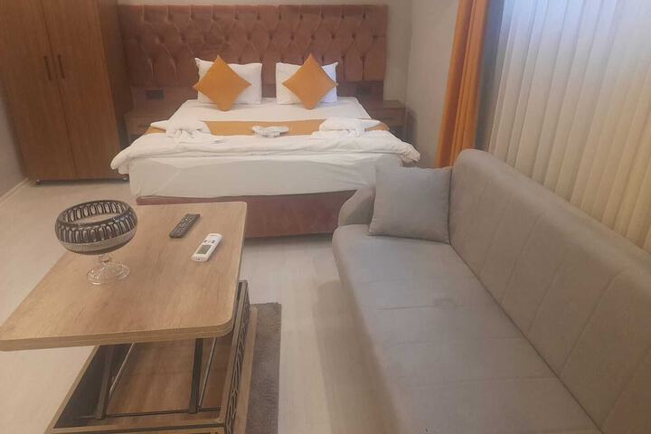 Room 13 of 30