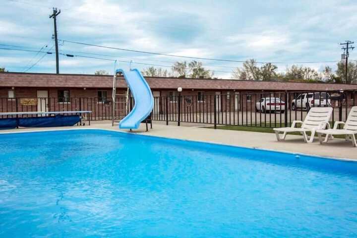 Pool 12 of 18