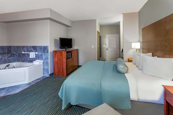 1 King Bed (14 of 15)