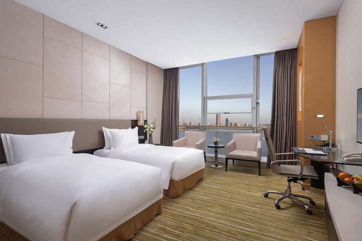 Room 20 of 117
